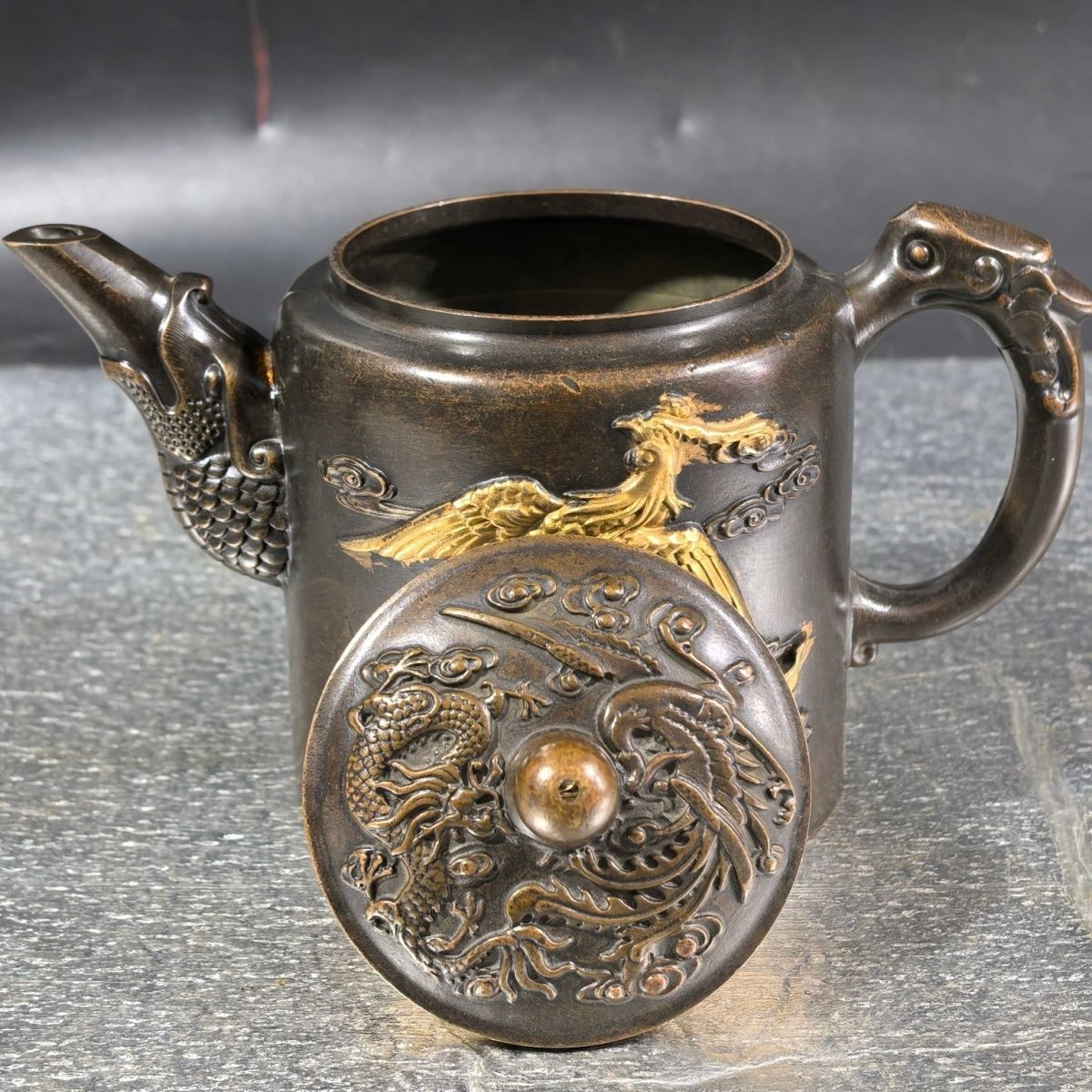 Collectible Vintage Wine - Teko Anggur & Teh Kuningan Berlapis
